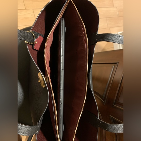 Coach Willow Tote 13.5’’L X10.75’’H X 5.5’’ Deep, handle 11’’ - Picture 12 of 12